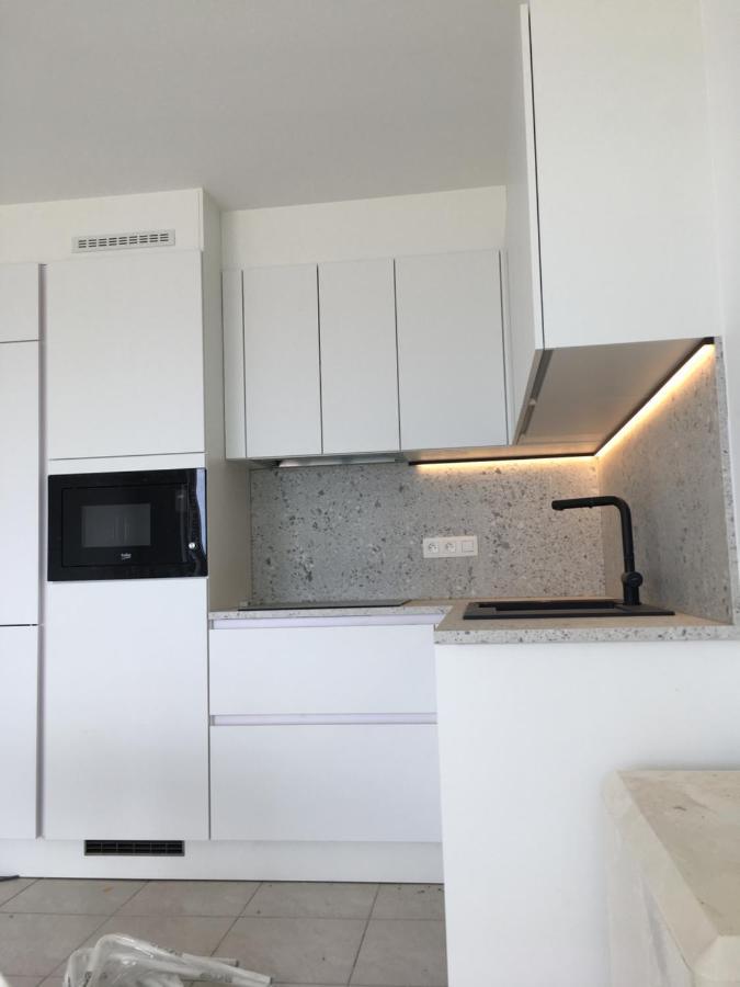 Studio 4 Pers Met Frontaal Zeezicht & Prive Zwembad Oostende Exterior foto